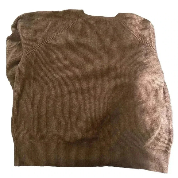 Women’s Old Navy V Neck Beige Sweater Size XXL 2XL - Picture 2 of 5